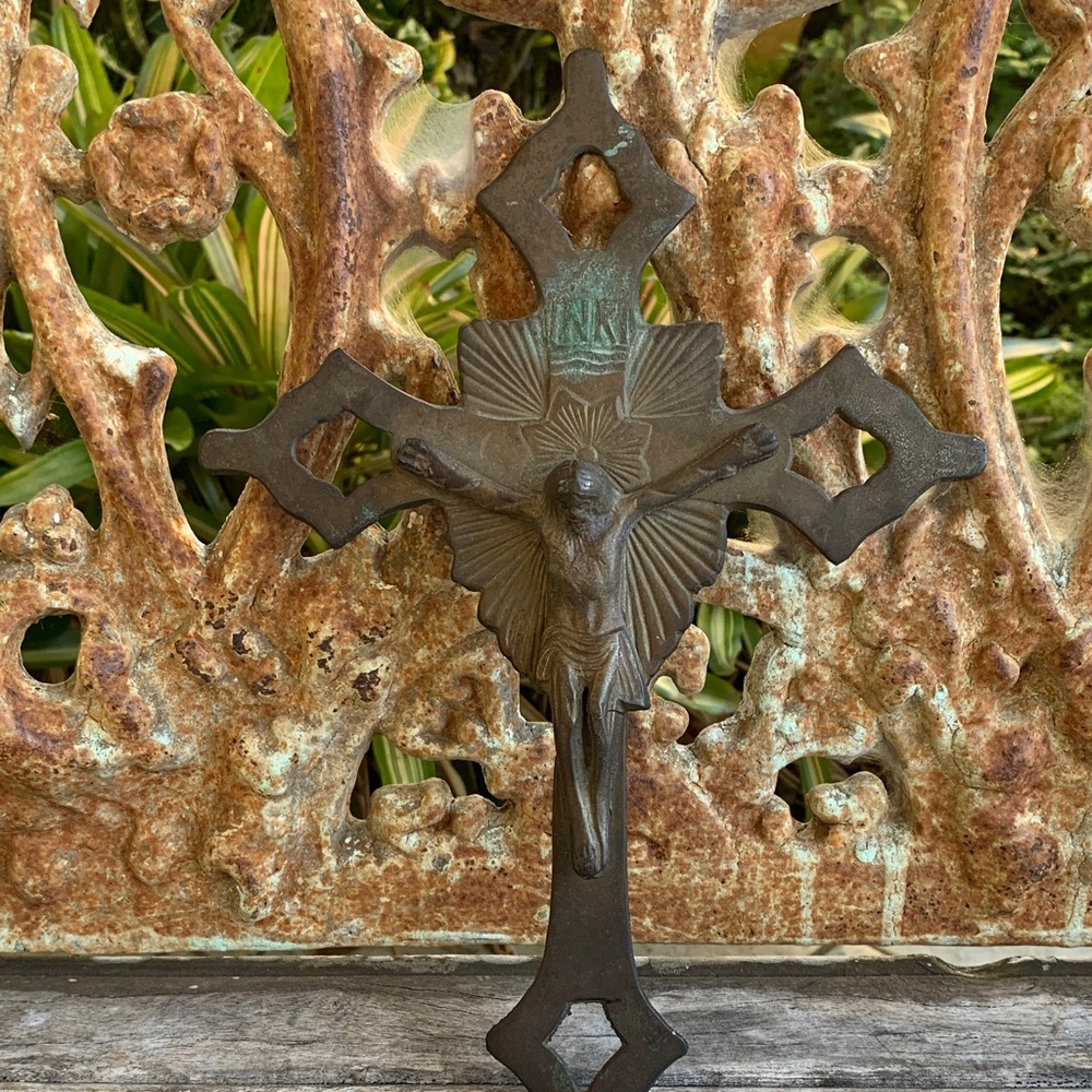 Antique Brass Crucifix Wall Decor - Picture 9 of 10